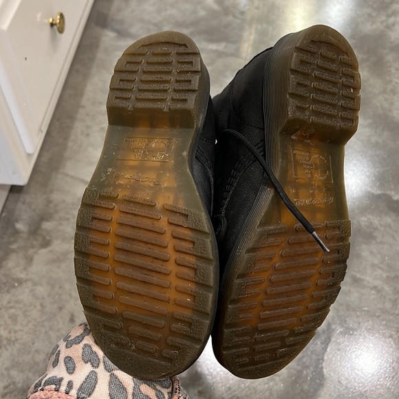 DR MARTENS SIZE 7 - Picture 2 of 3